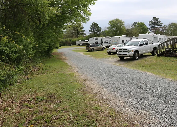 Four Oaks Lodging